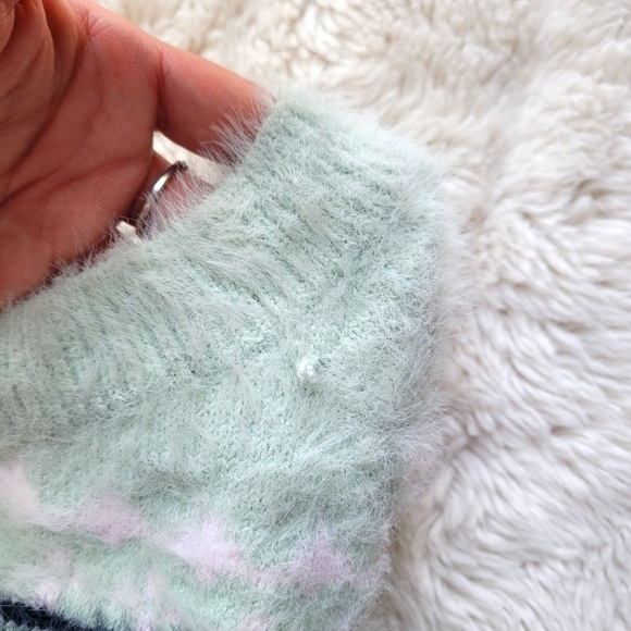 🍒NWT🍒 VICTORIA'S SECRET SWEATER - Picture 7 of 8